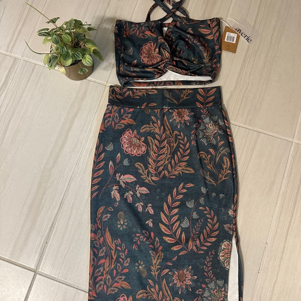 Averie Halley knotted Top and Floral Midi Skirt - Cobalt Blue